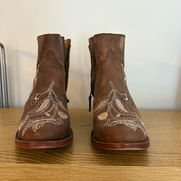 Shyanne Embroidered Western Ankle Boots - Picture 1 of 7